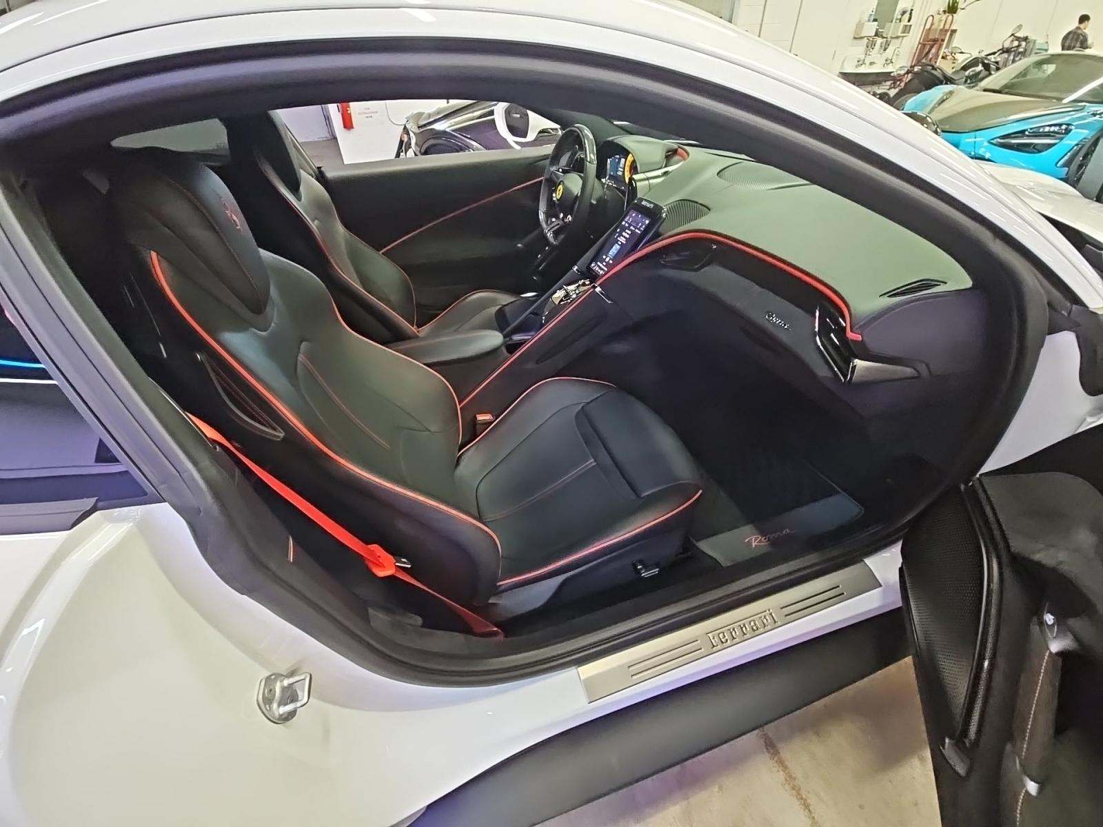 2022 Ferrari Roma Base RWD