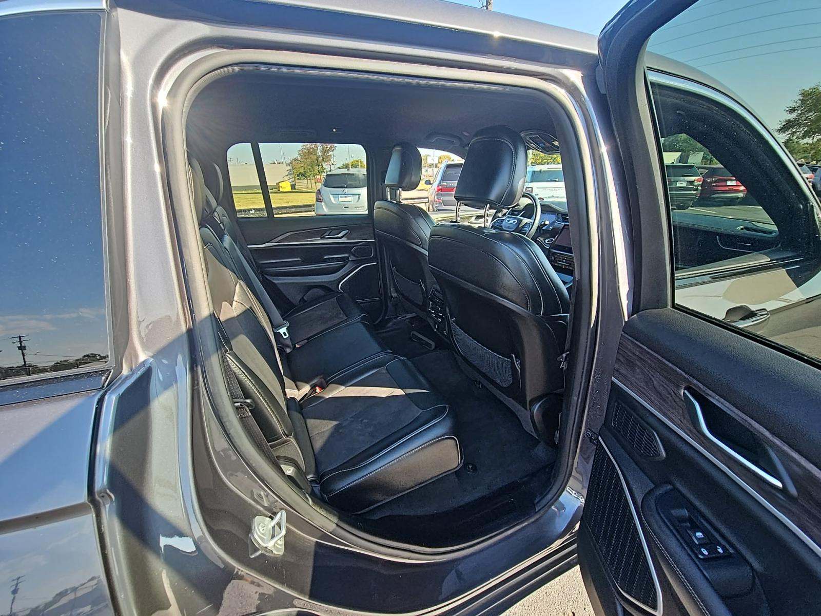 2024 Jeep Grand Cherokee Altitude AWD