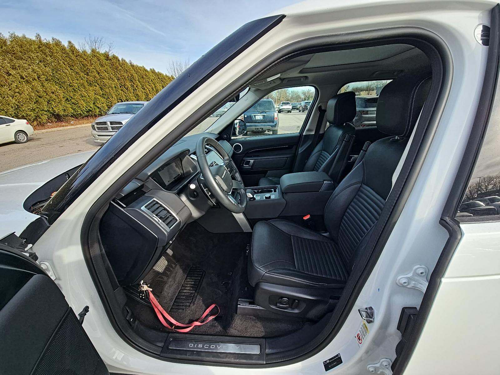 2024 Land Rover Discovery S AWD