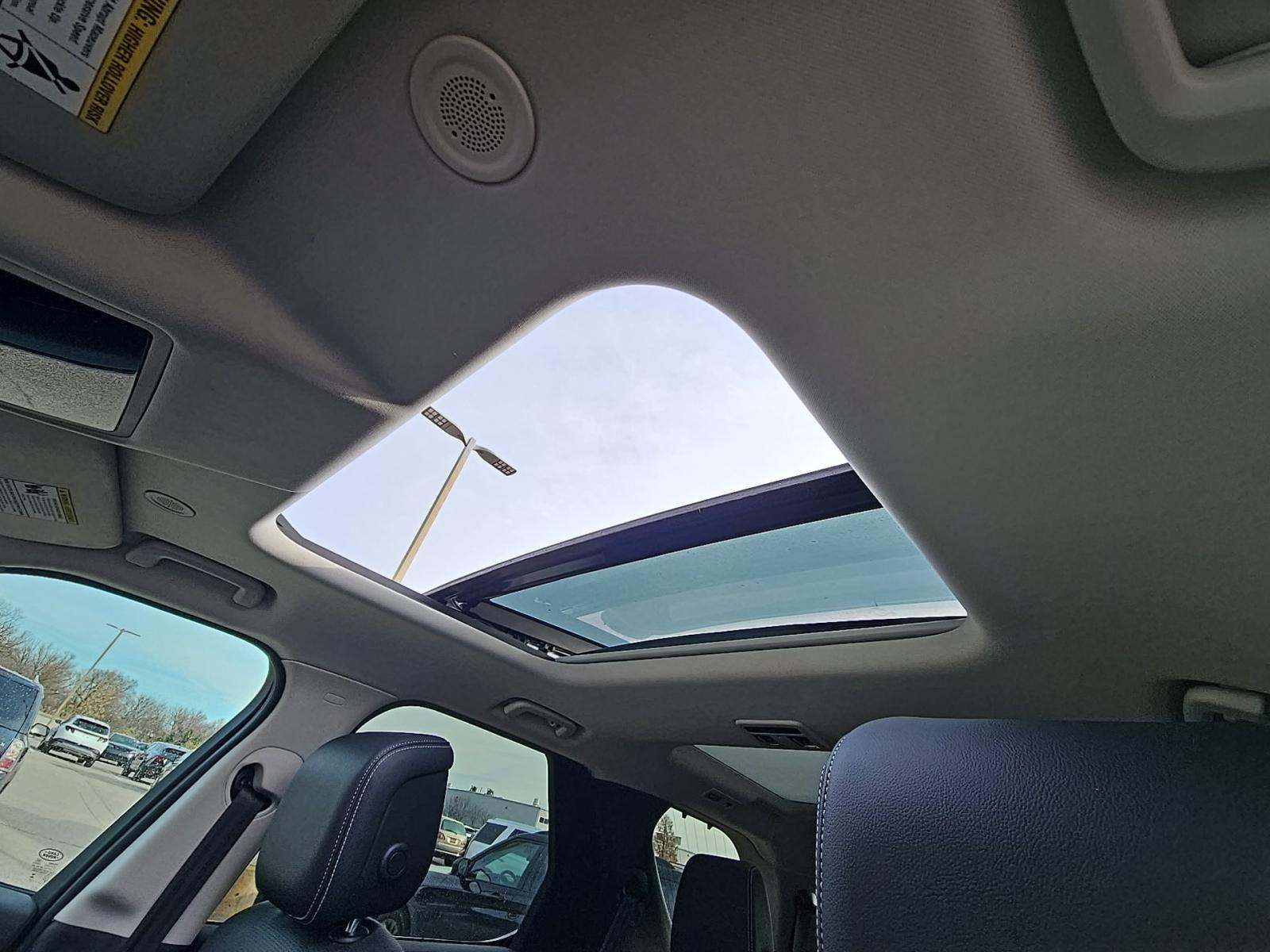 2024 Land Rover Discovery S AWD