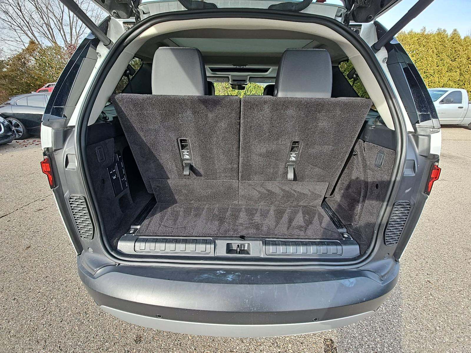 2024 Land Rover Discovery S AWD