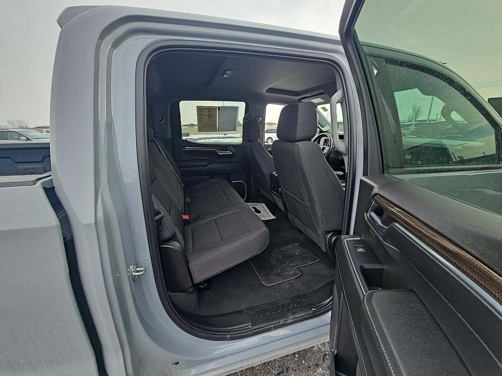 2024 Chevrolet Silverado 1500 RST AWD