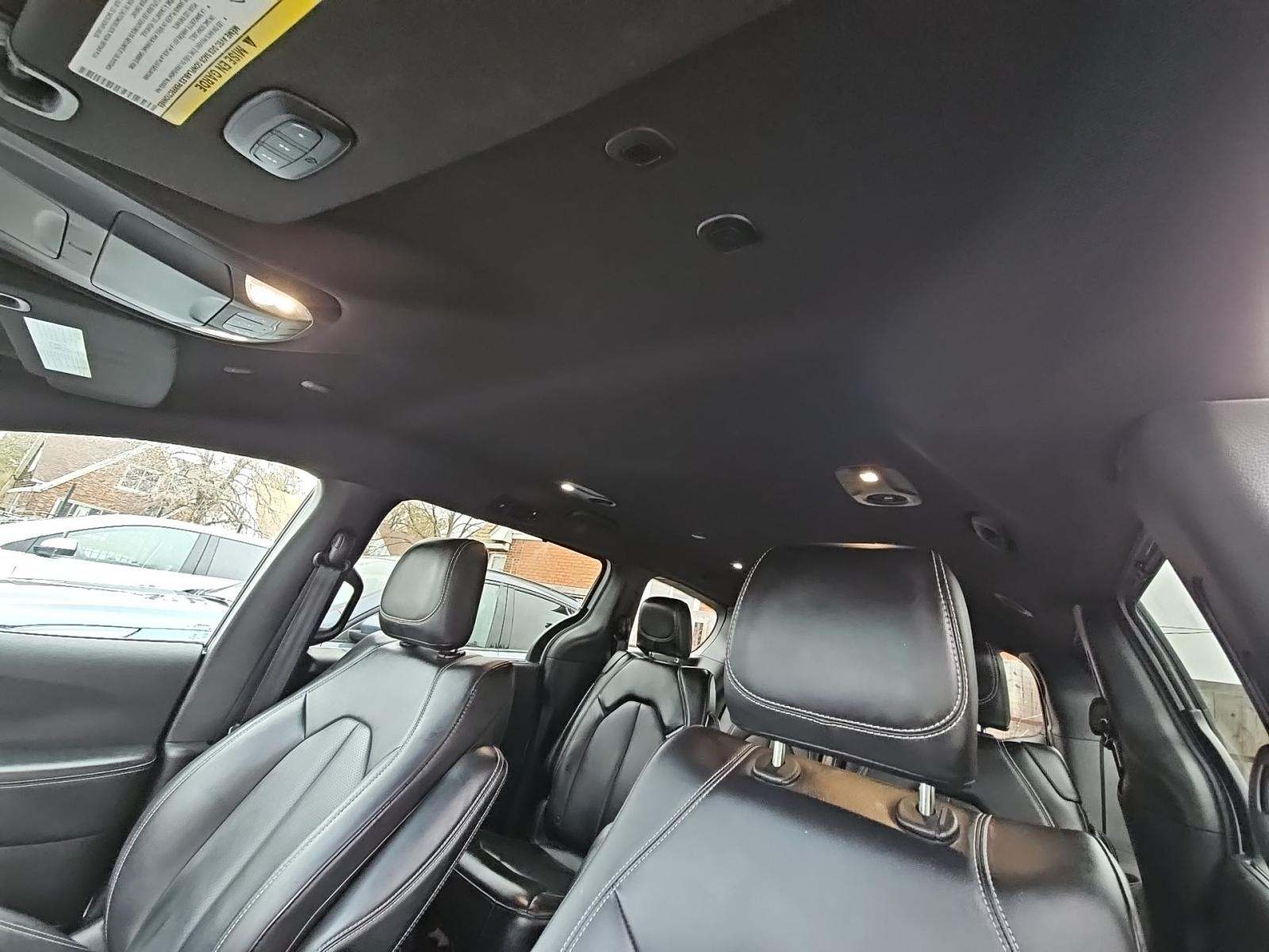 2025 Chrysler Pacifica Select FWD