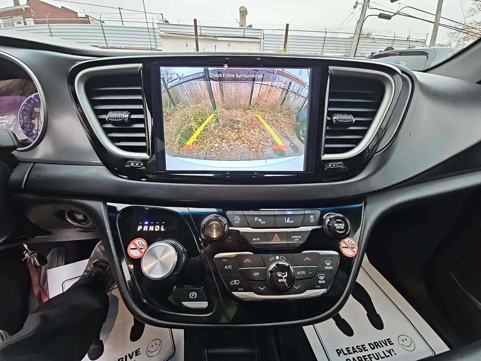 2025 Chrysler Pacifica Select FWD