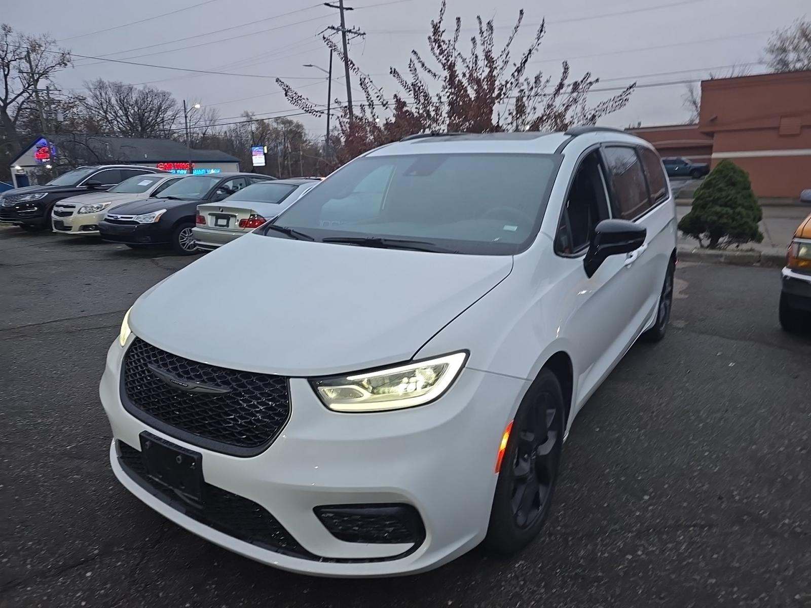 2025 Chrysler Pacifica Limited FWD