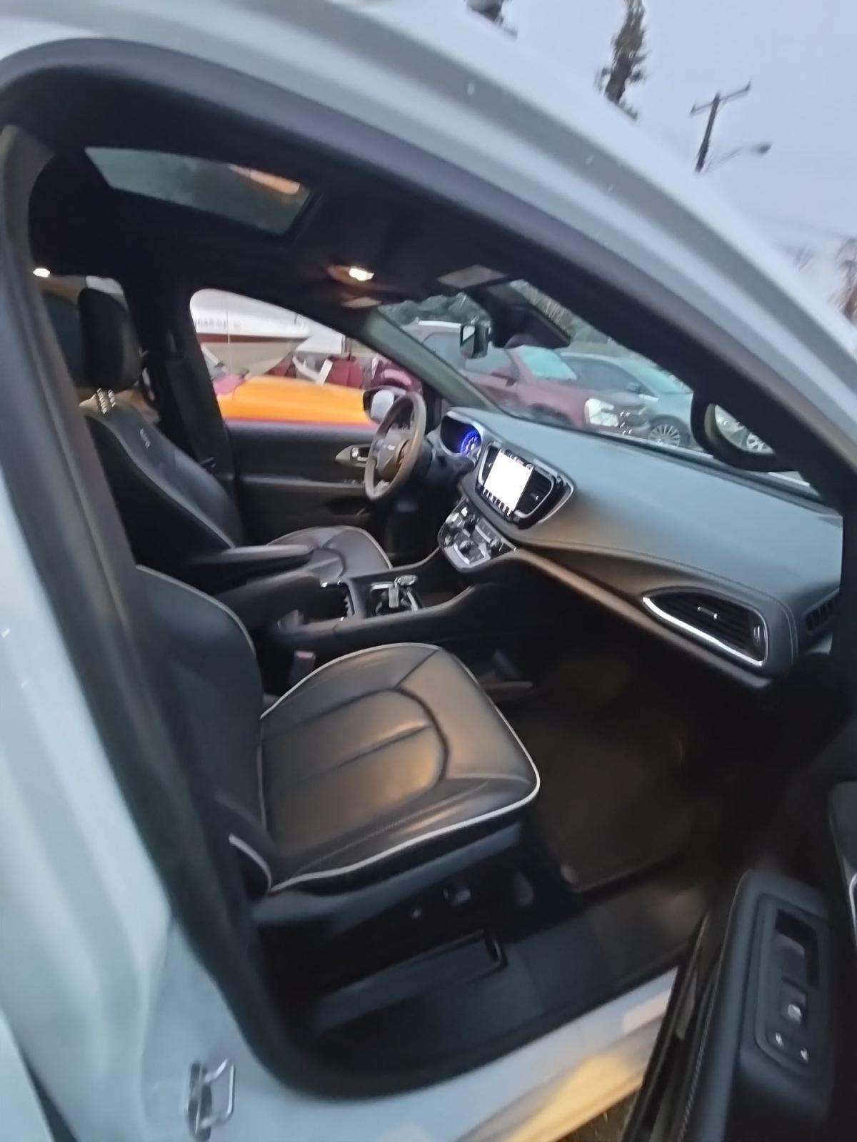 2025 Chrysler Pacifica Limited FWD