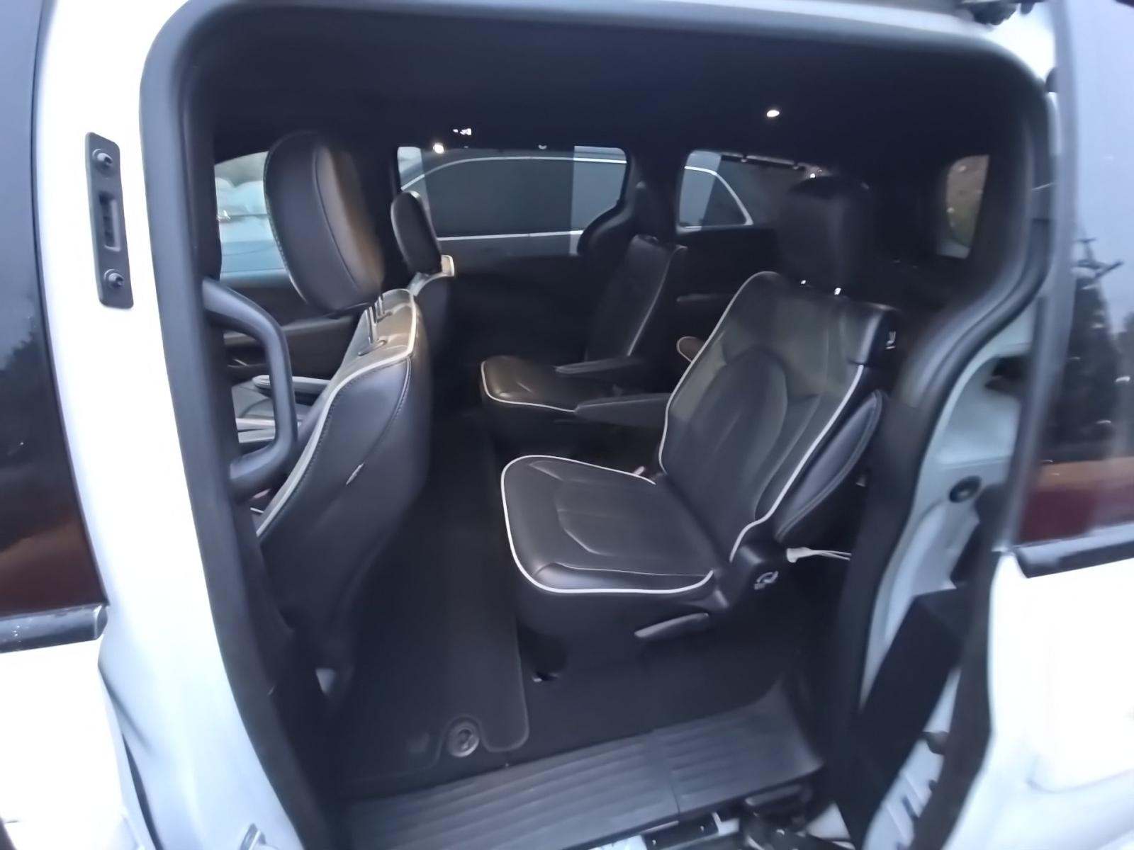 2025 Chrysler Pacifica Limited FWD