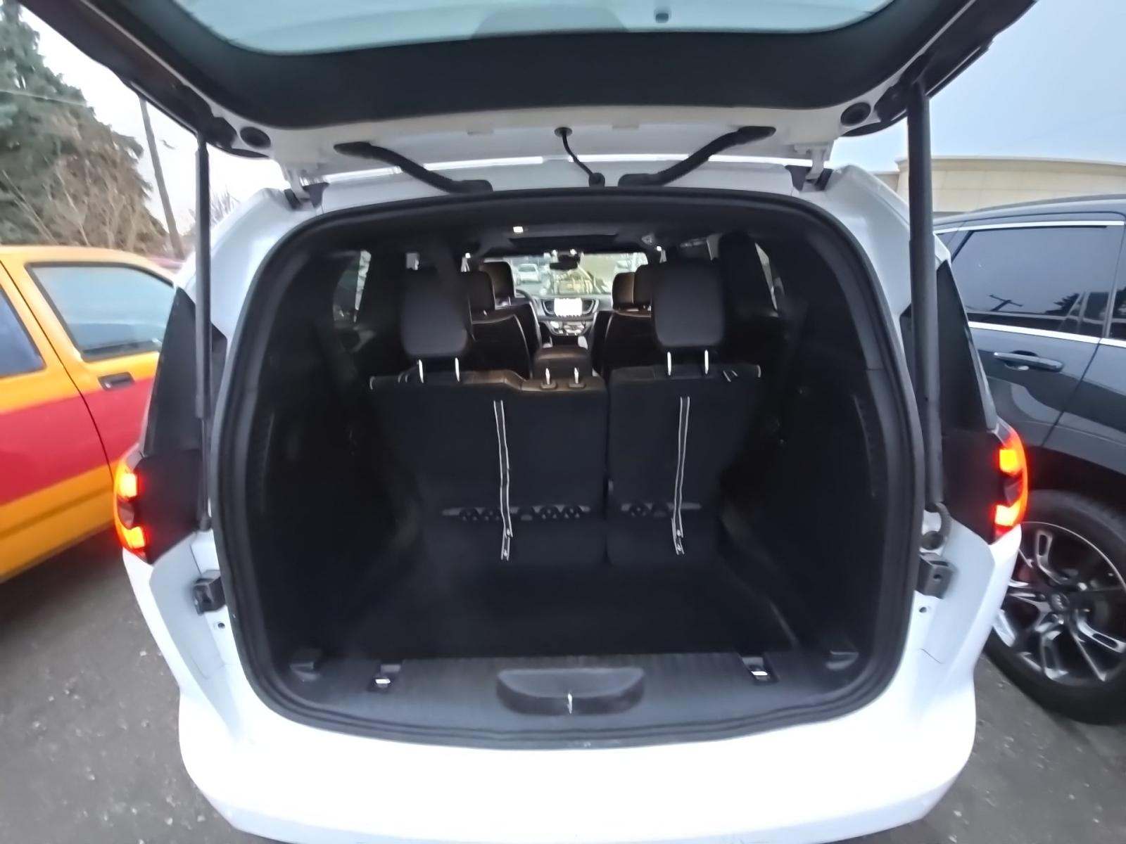 2025 Chrysler Pacifica Limited FWD