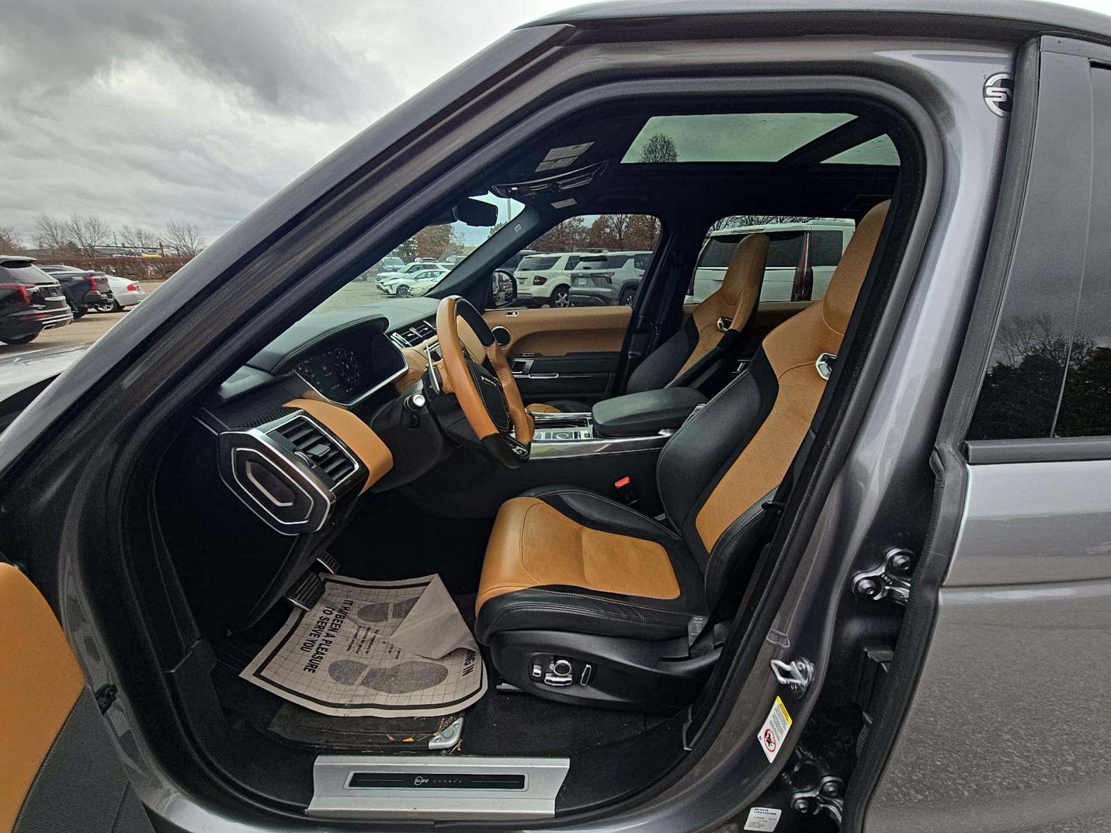 2022 Land Rover Range Rover Sport SVR Carbon Edition AWD