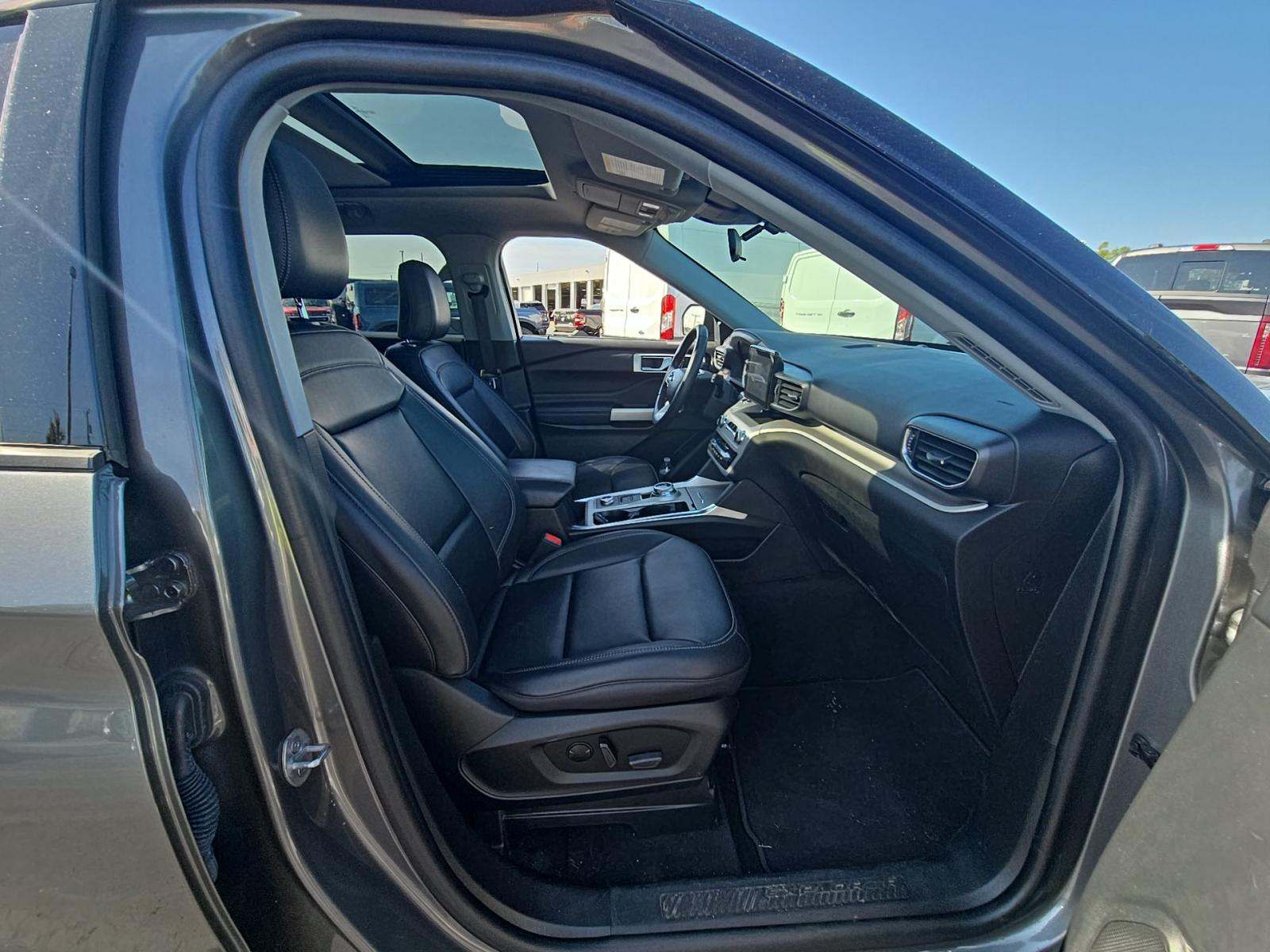 2023 Ford Explorer XLT AWD