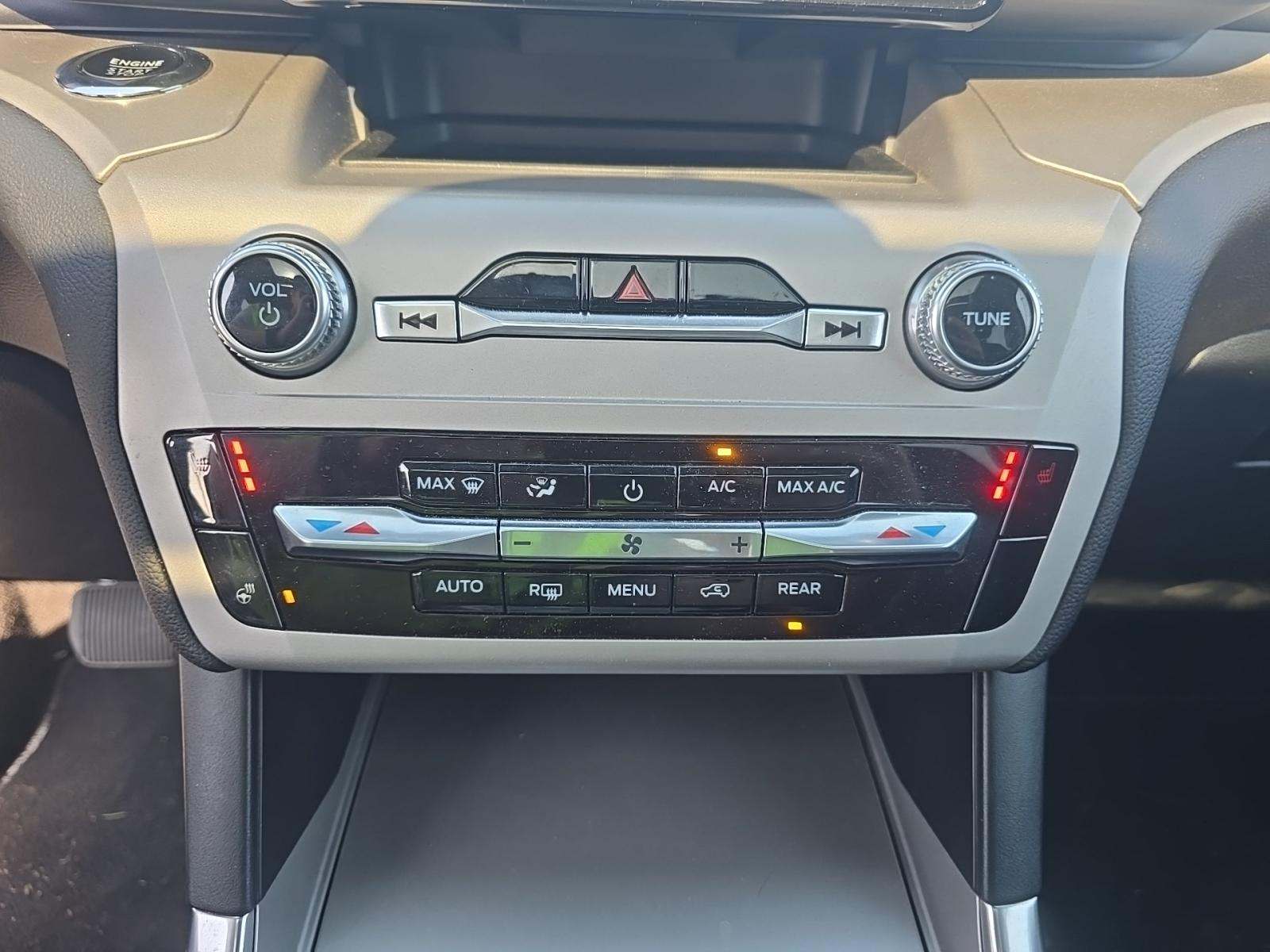 2023 Ford Explorer XLT AWD