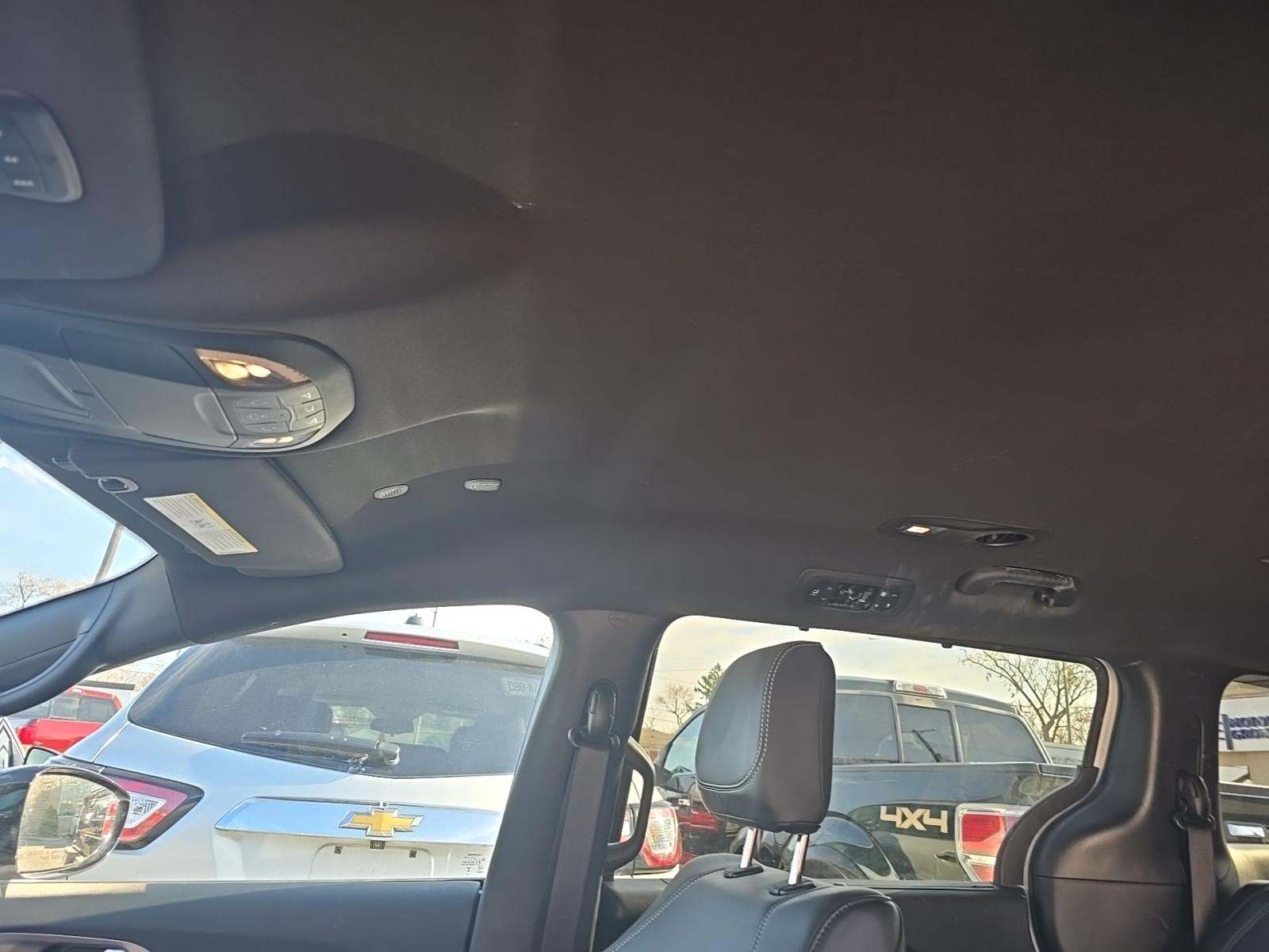 2025 Chrysler Pacifica Select FWD