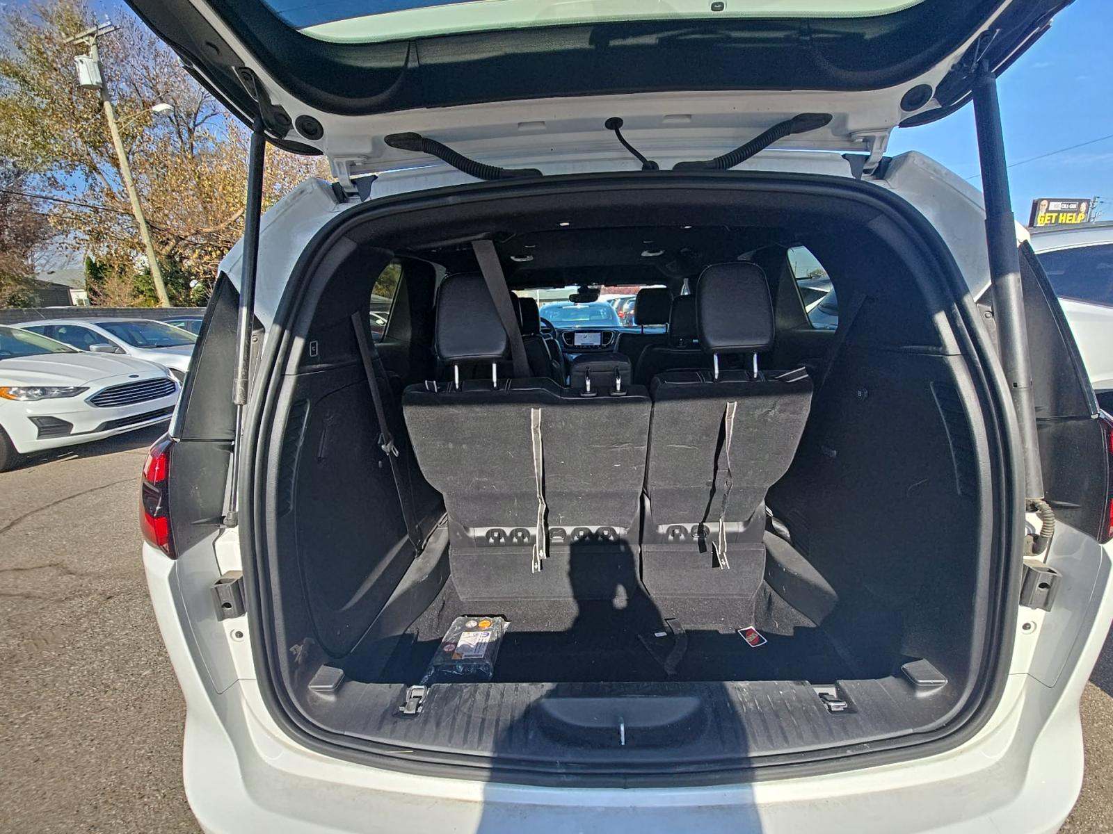 2025 Chrysler Pacifica Select FWD