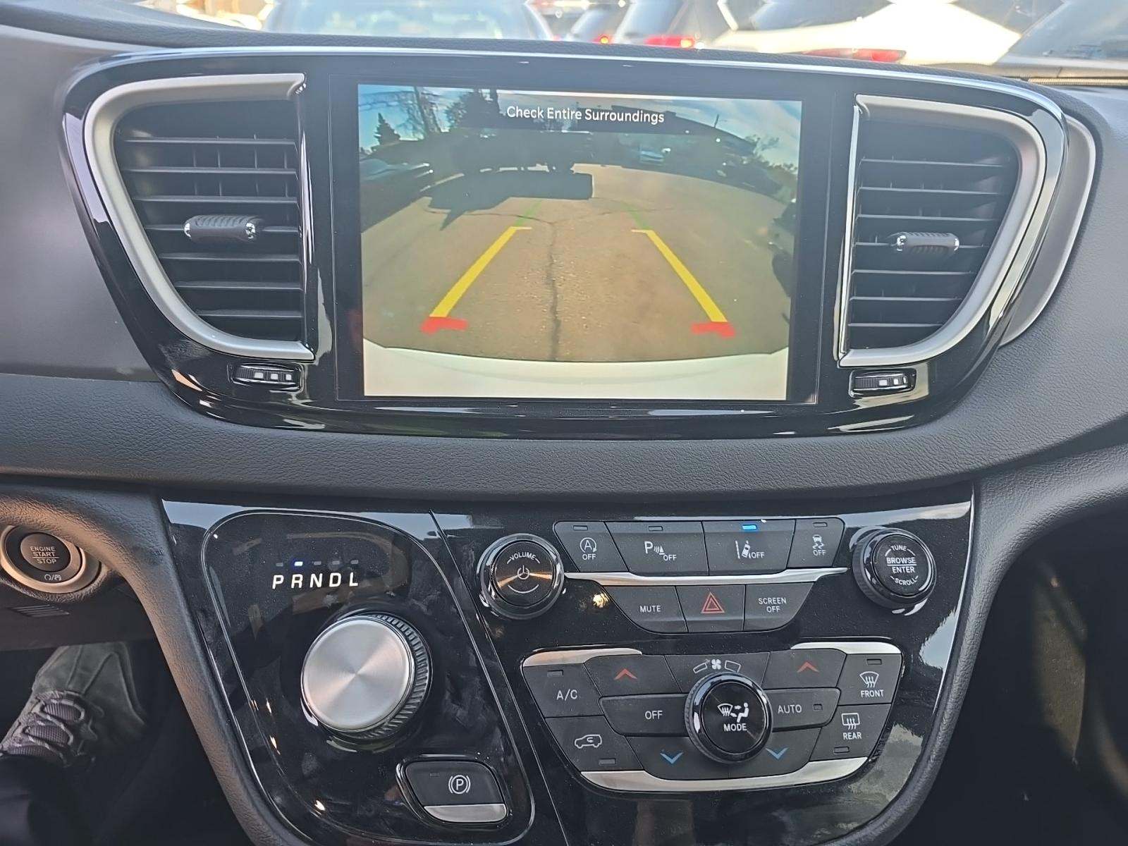 2025 Chrysler Pacifica Select FWD