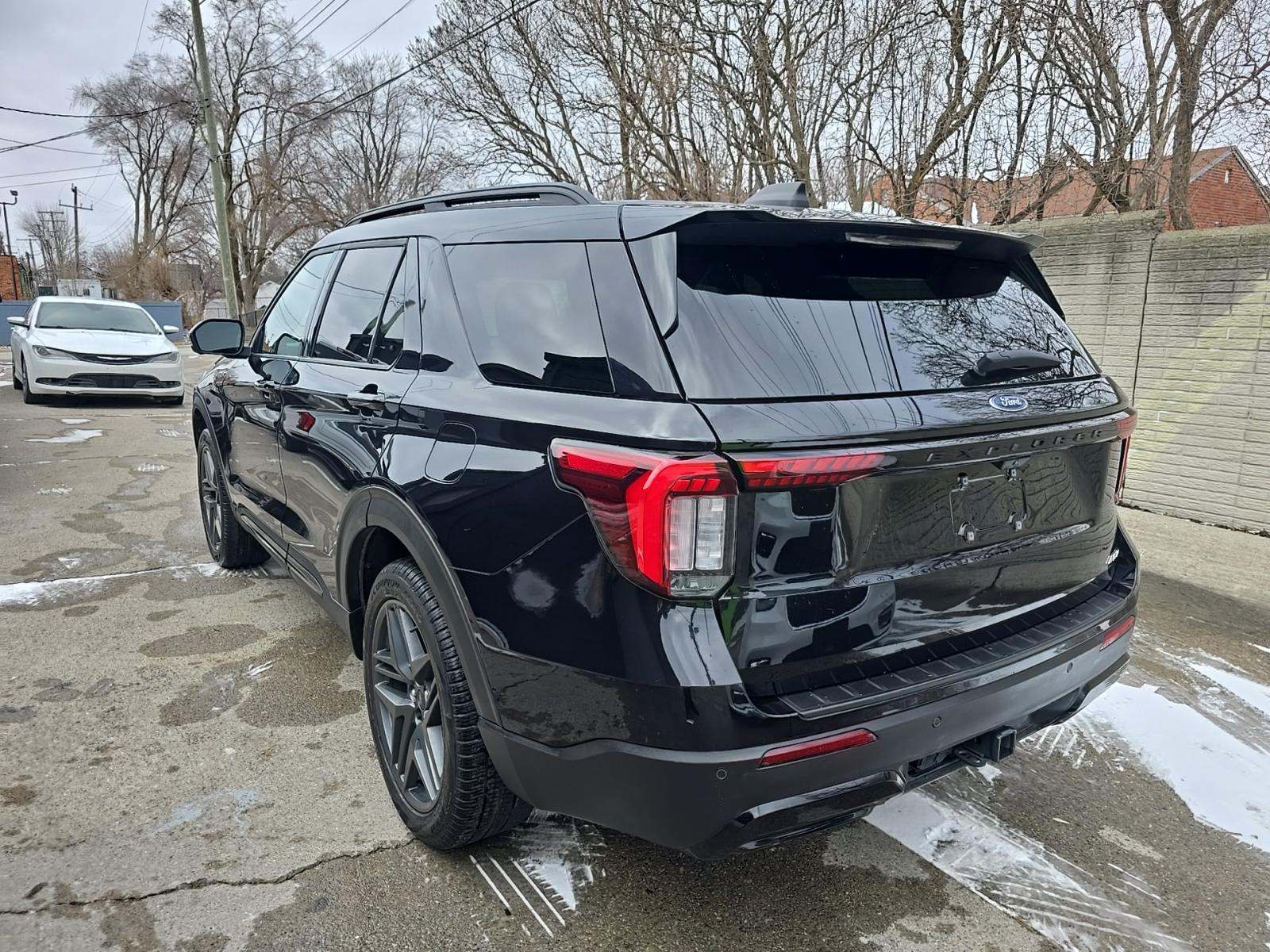 2025 Ford Explorer ST-Line AWD