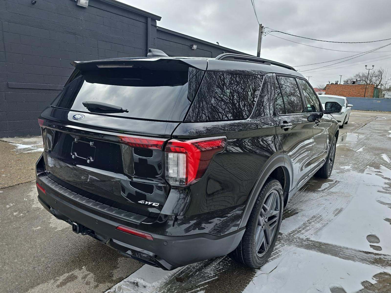2025 Ford Explorer ST-Line AWD