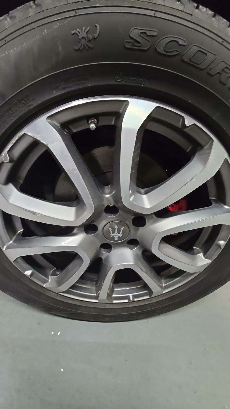 2017 Maserati Levante Base AWD