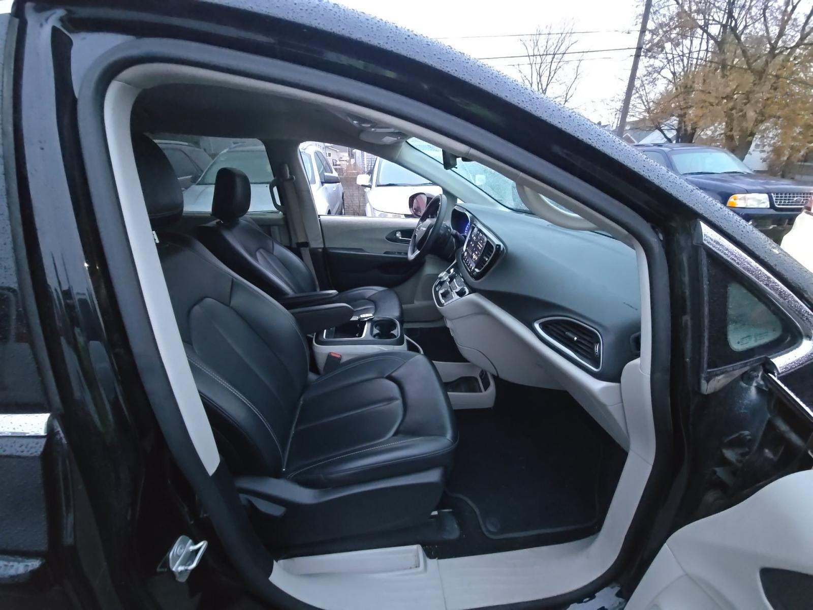 2024 Chrysler Pacifica Touring L FWD