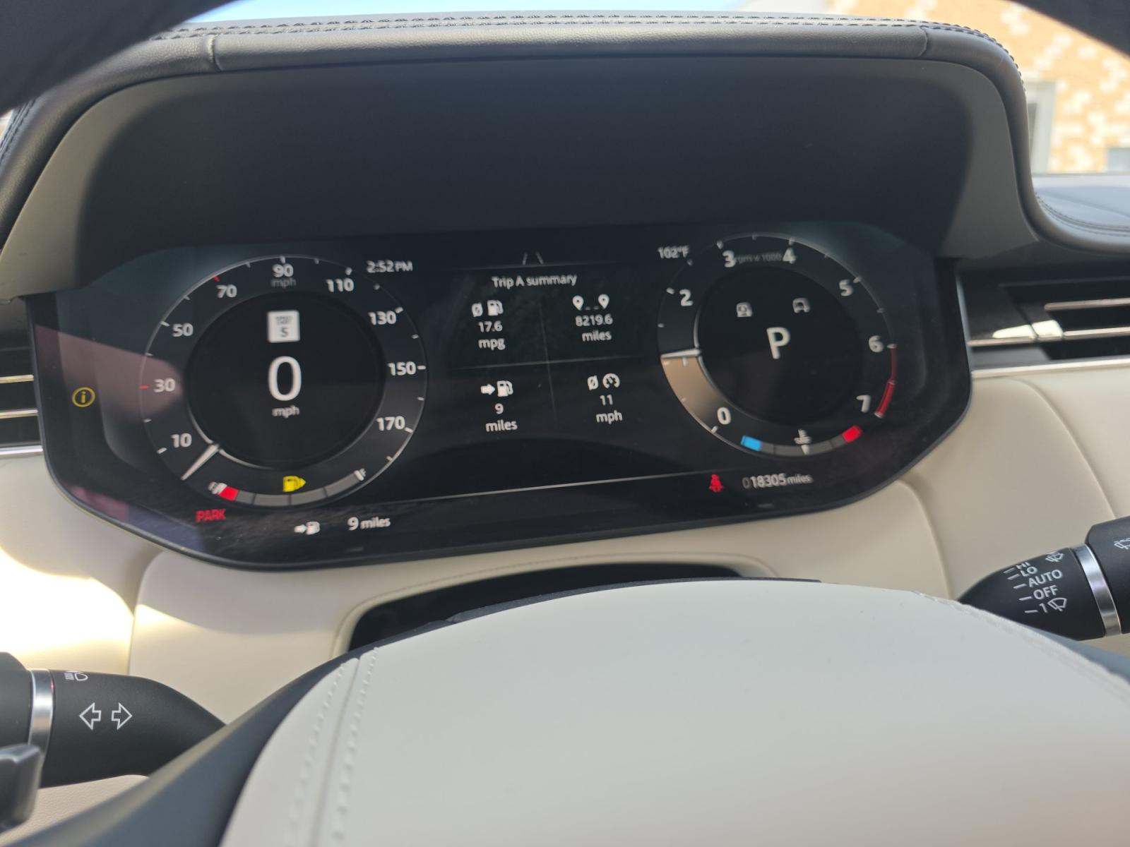 2025 Land Rover Range Rover SE LWB AWD