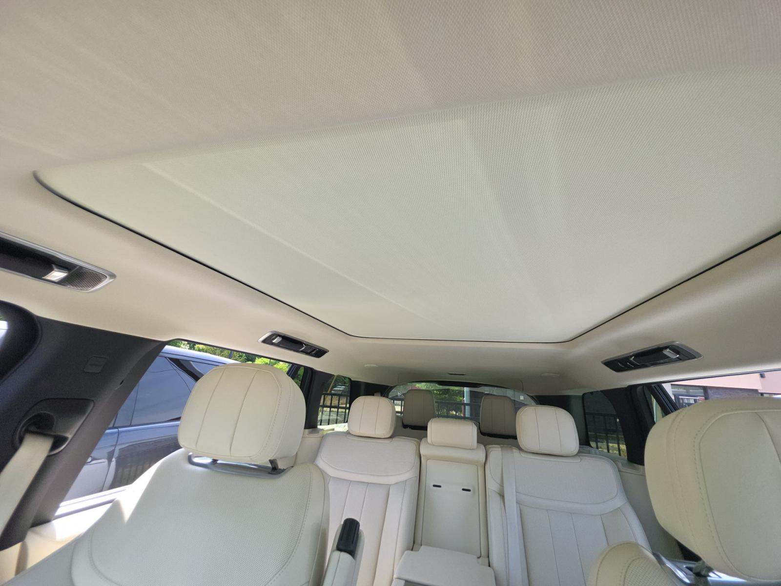 2025 Land Rover Range Rover SE LWB AWD