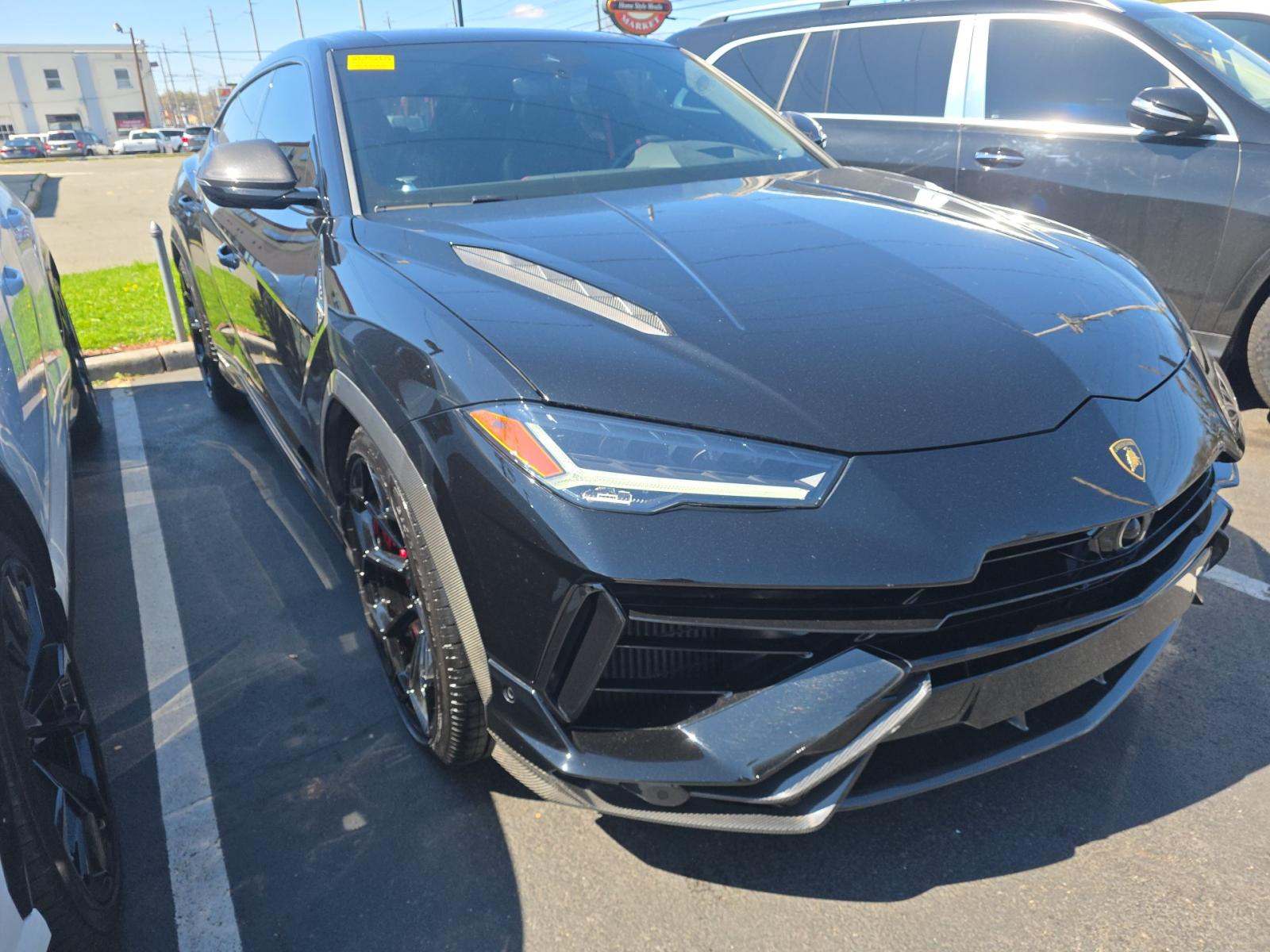 2023 Lamborghini Urus Performante AWD