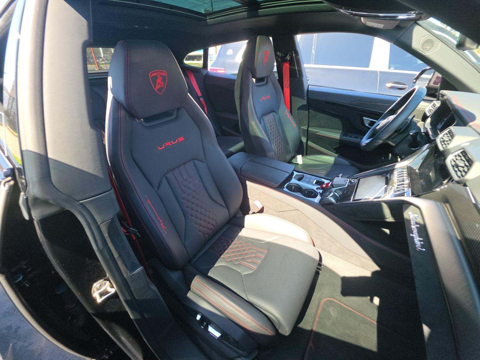 2023 Lamborghini Urus Performante AWD