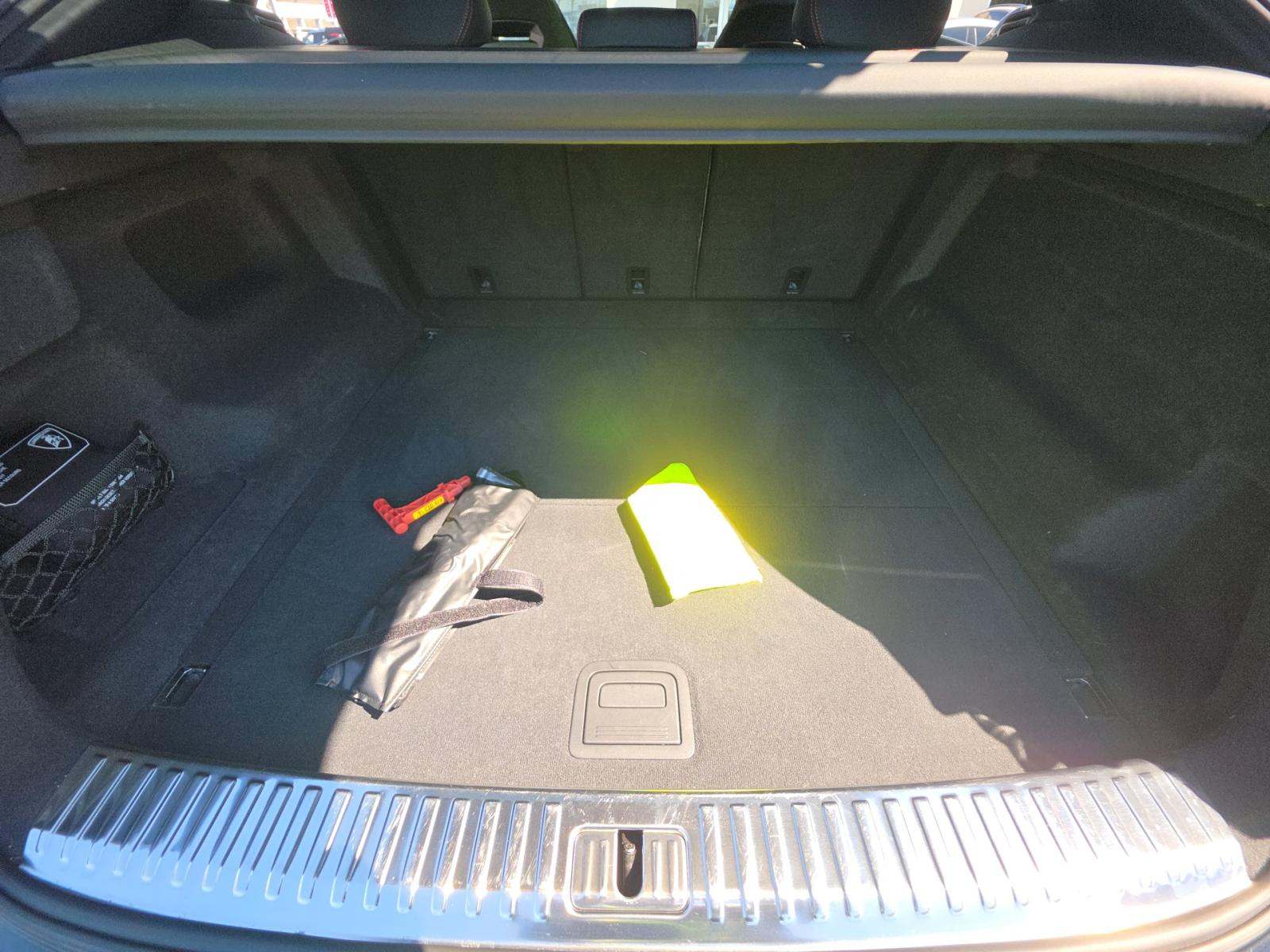 2023 Lamborghini Urus Performante AWD