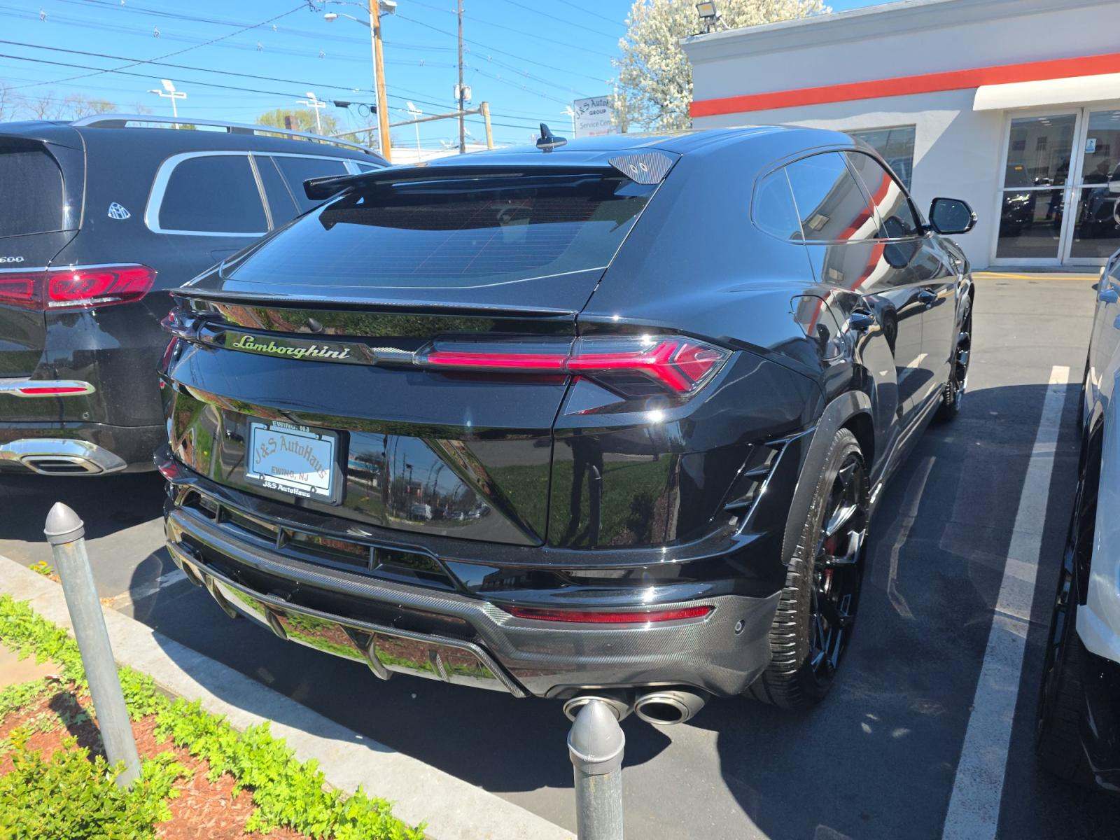 2023 Lamborghini Urus Performante AWD
