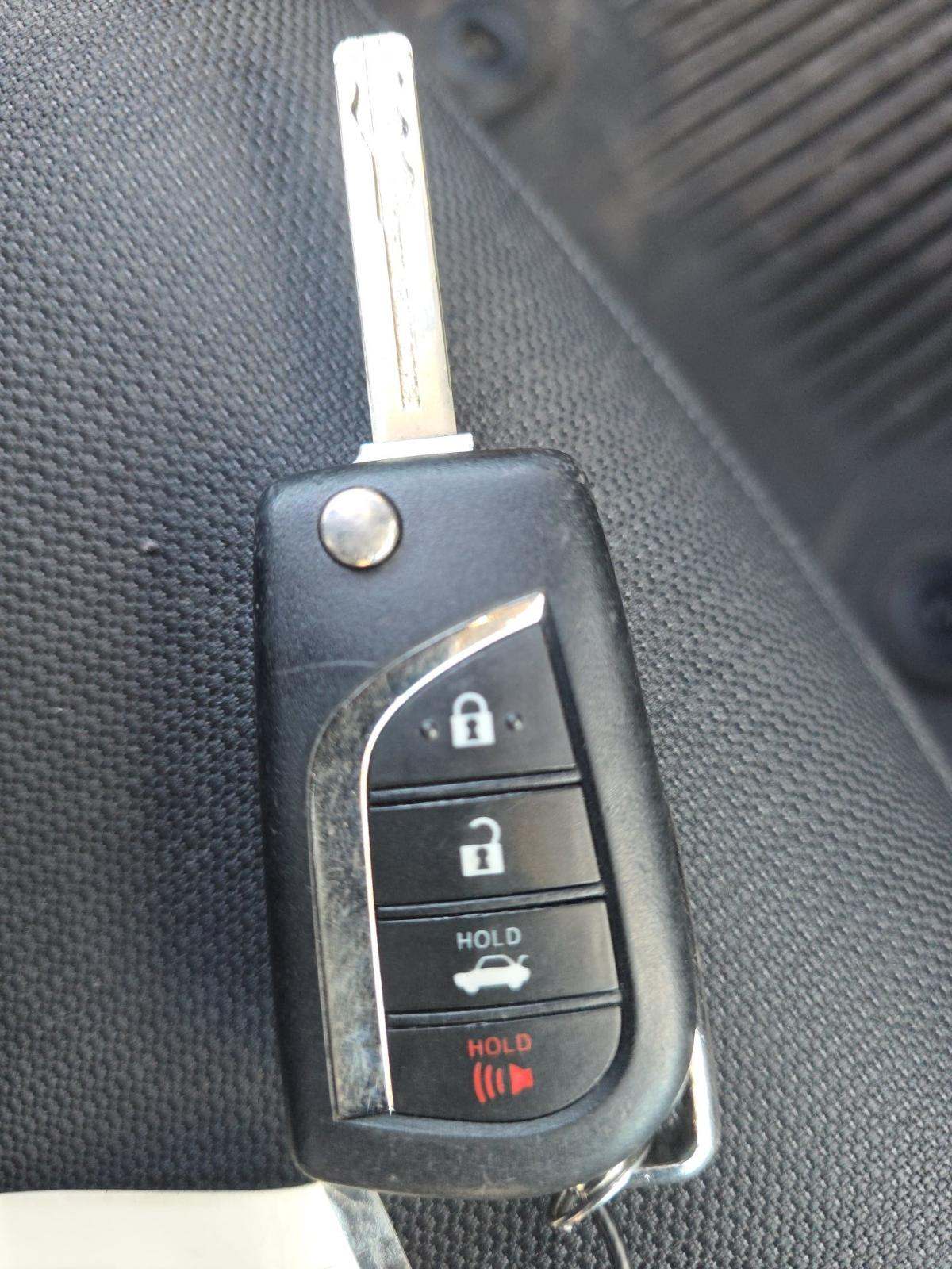 2024 Toyota Corolla LE FWD