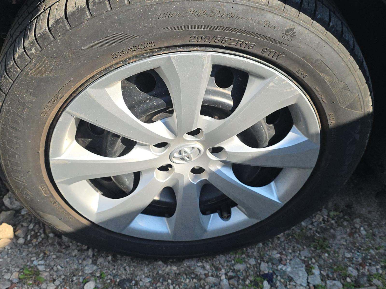 2024 Toyota Corolla LE FWD