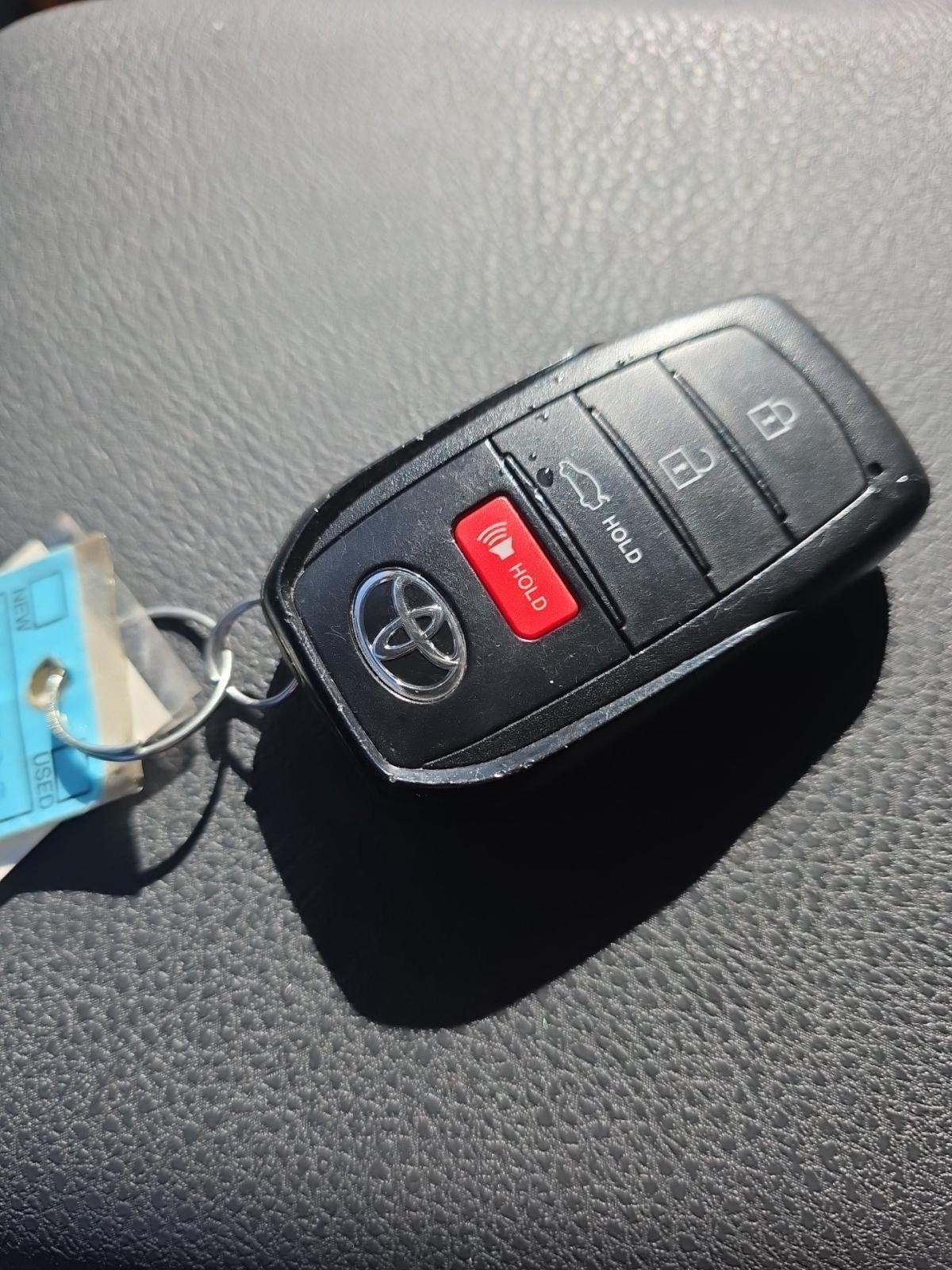 TOYOTA CAMRY - 8