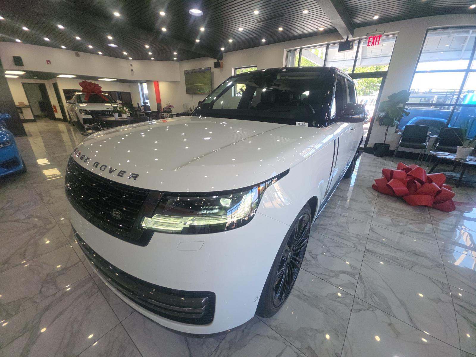 2022 Land Rover Range Rover SE LWB AWD