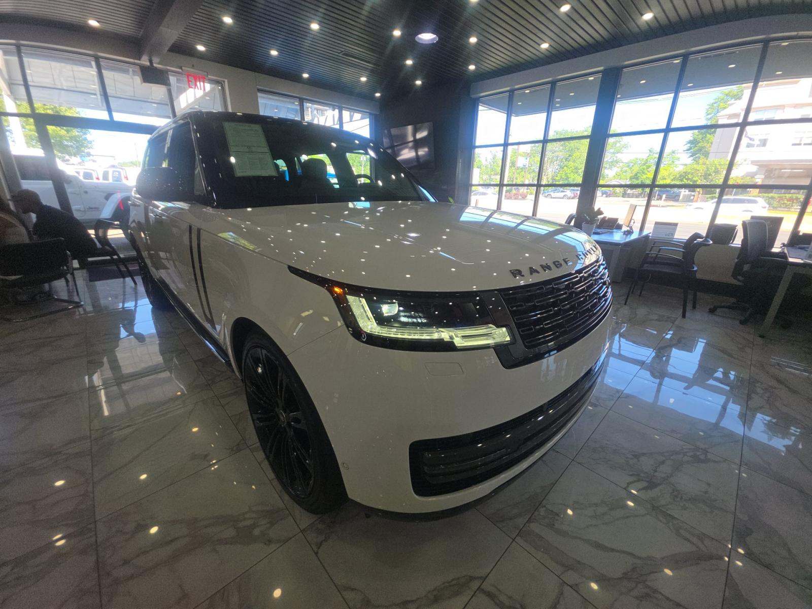 2022 Land Rover Range Rover SE LWB AWD