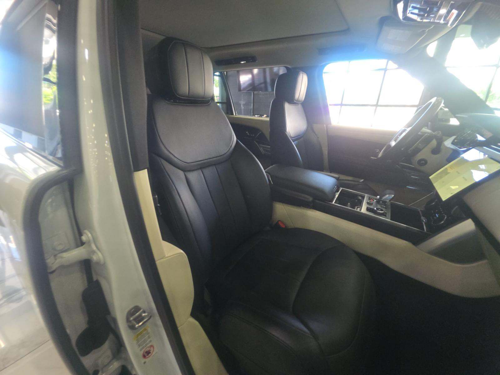 2022 Land Rover Range Rover SE LWB AWD