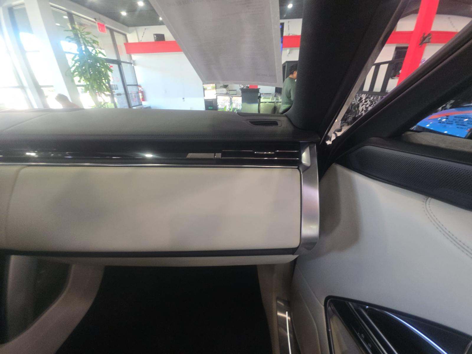2022 Land Rover Range Rover SE LWB AWD