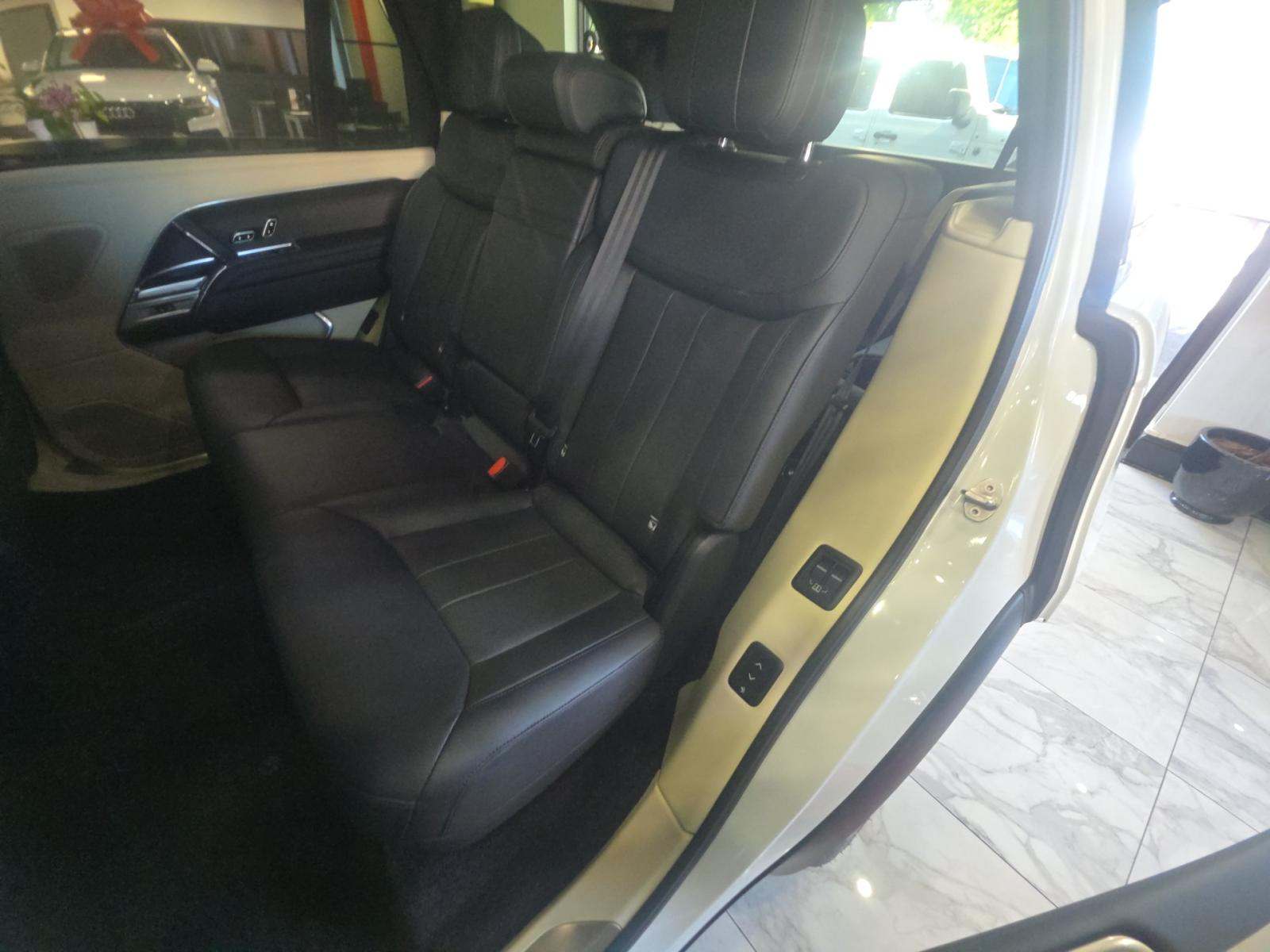 2022 Land Rover Range Rover SE LWB AWD