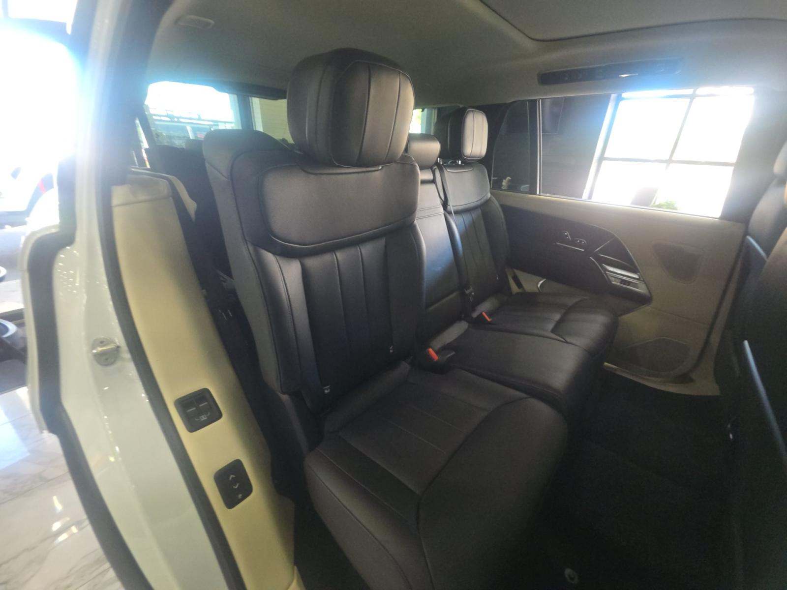 2022 Land Rover Range Rover SE LWB AWD