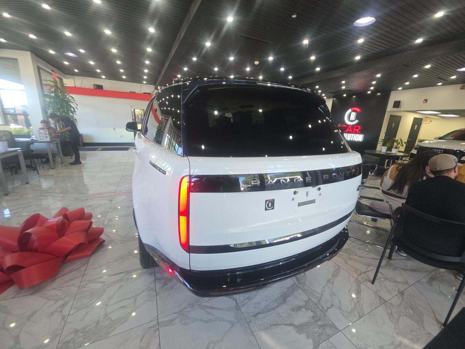 2022 Land Rover Range Rover SE LWB AWD