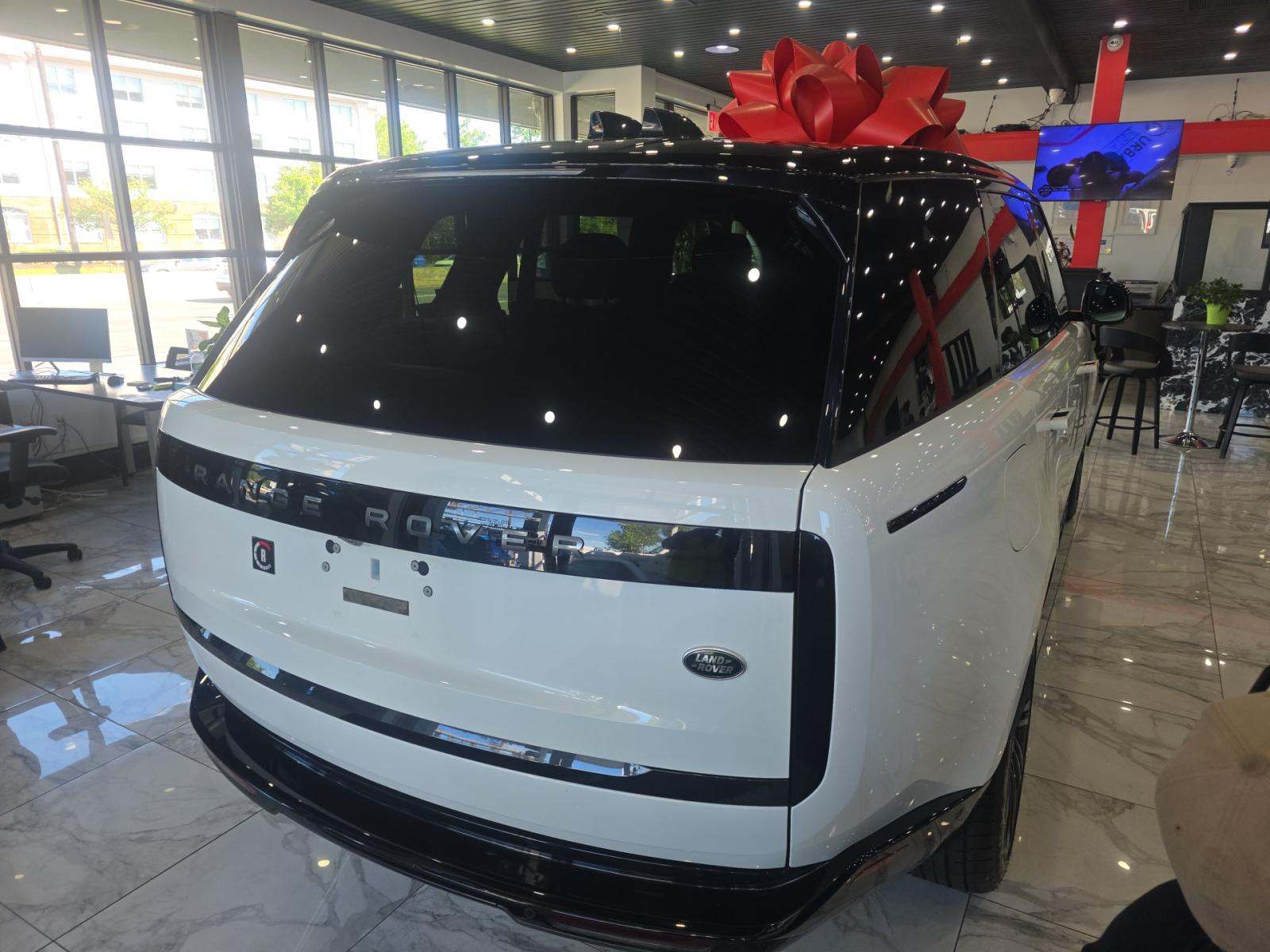 2022 Land Rover Range Rover SE LWB AWD