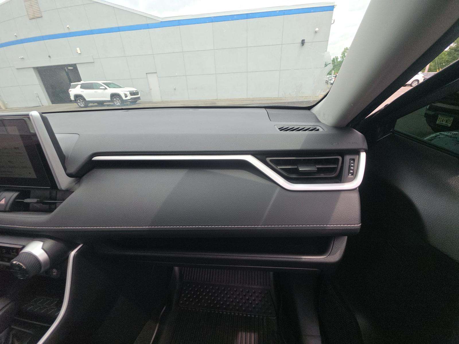 2024 Toyota RAV4 XLE AWD