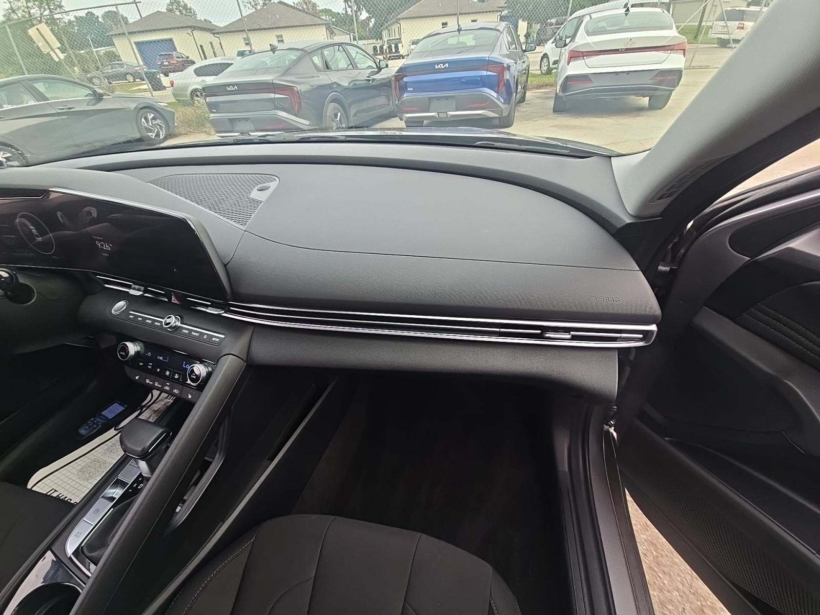 2025 Hyundai Elantra SEL Convenience FWD