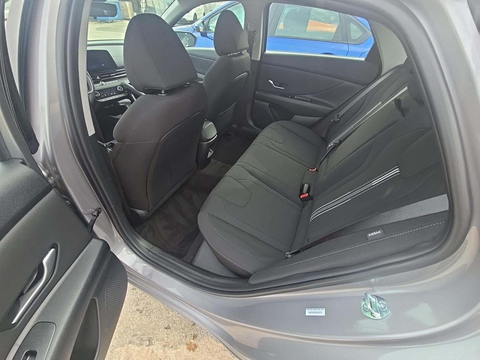 2025 Hyundai Elantra SEL Convenience FWD