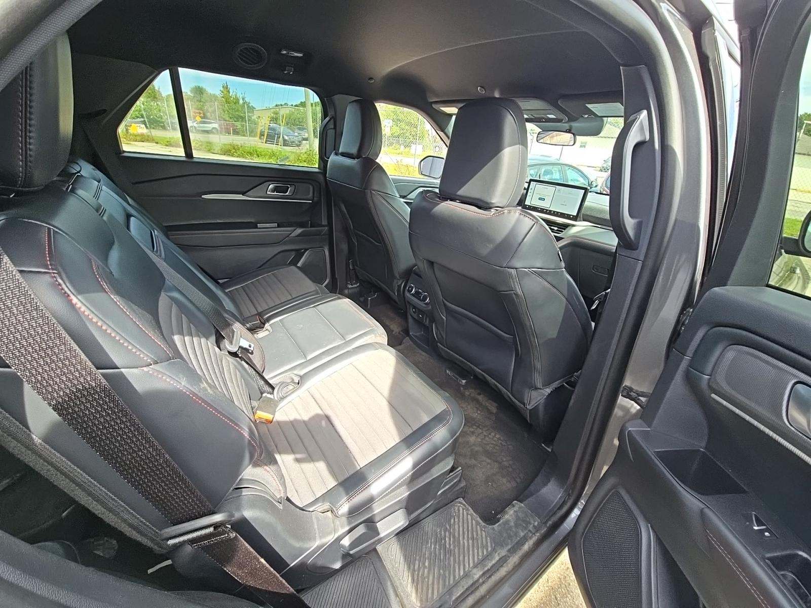 2025 Ford Explorer ST-Line AWD