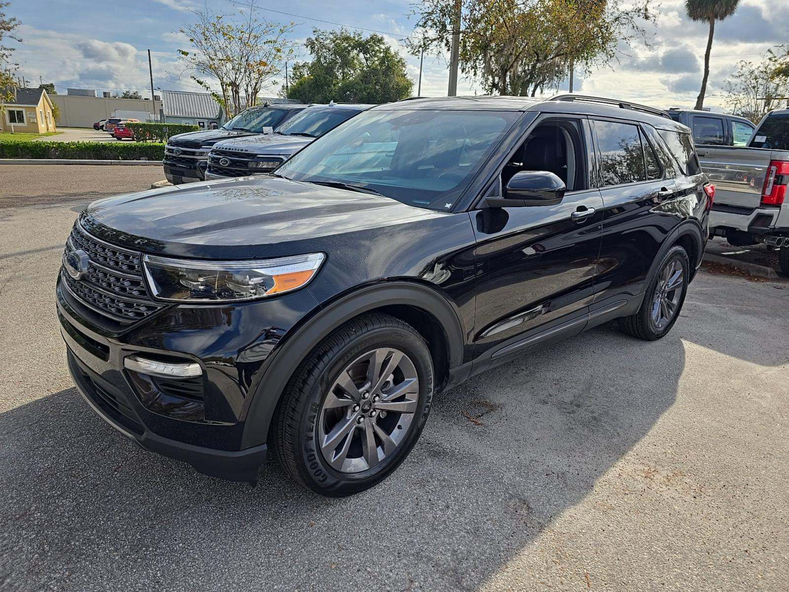 2022 Ford Explorer XLT RWD