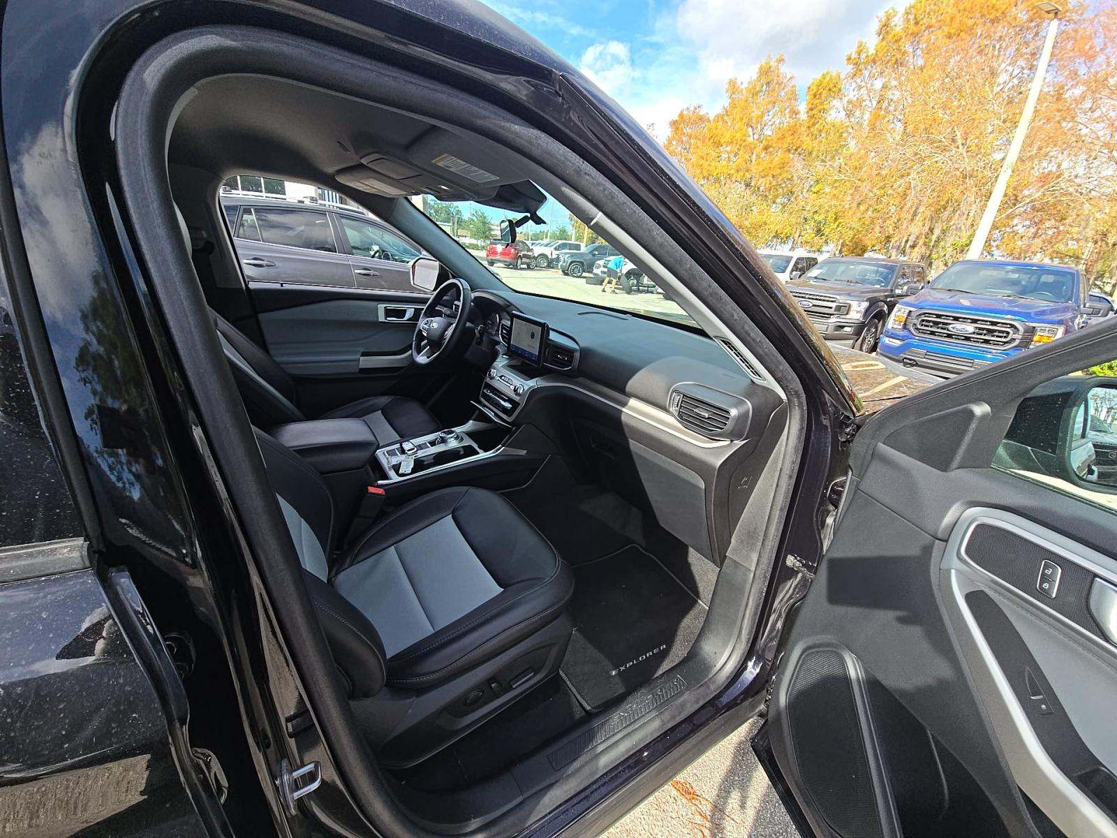 2022 Ford Explorer XLT RWD