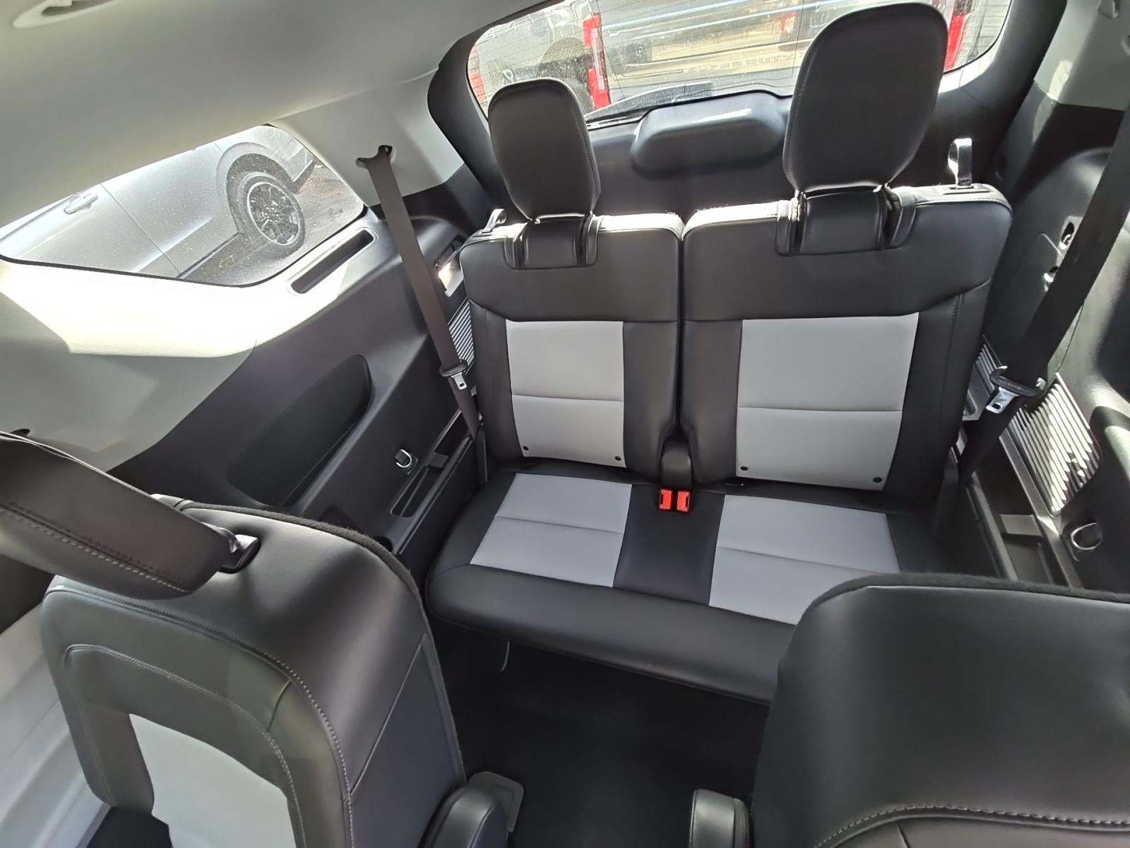 2022 Ford Explorer XLT RWD