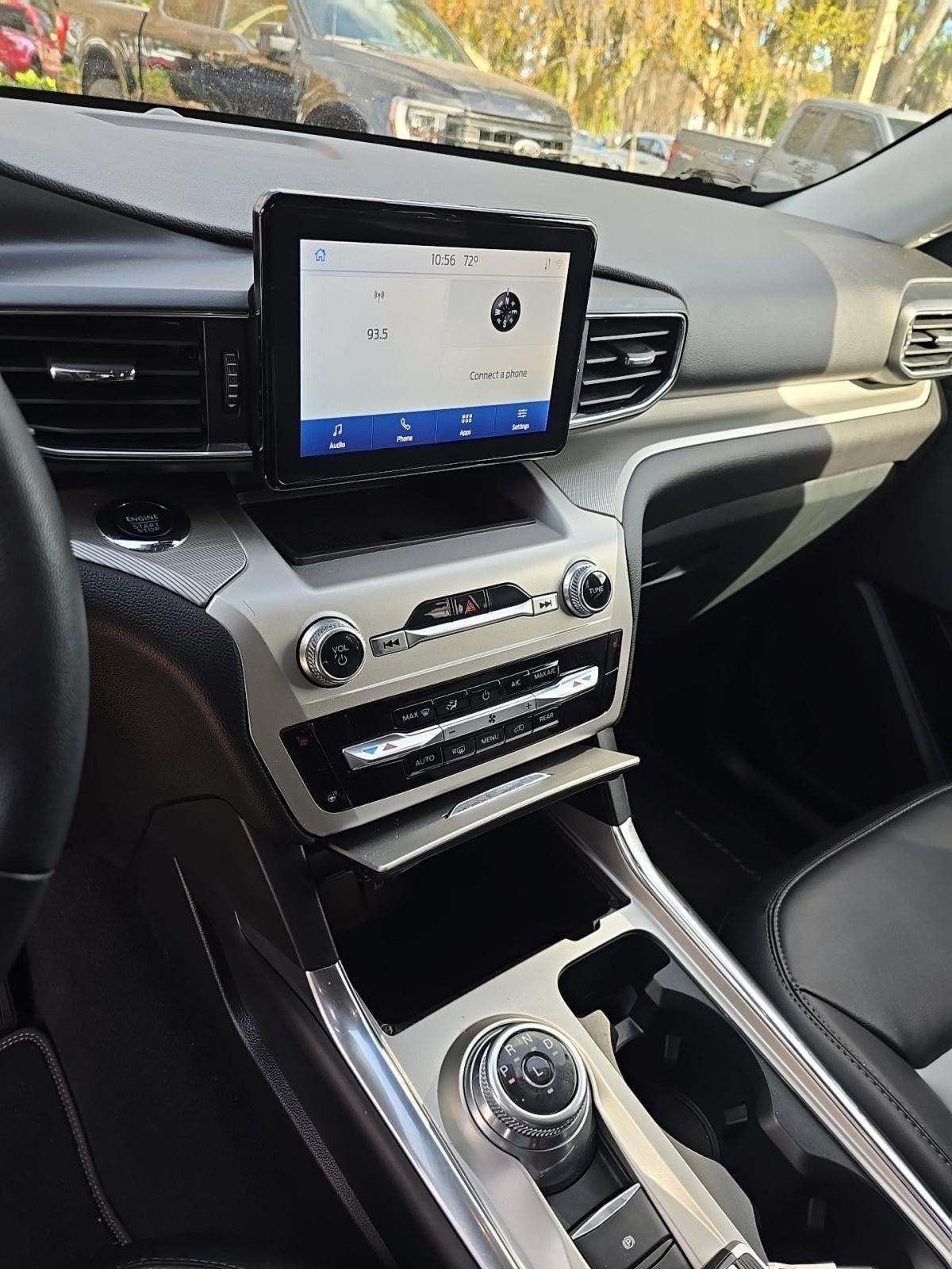 2022 Ford Explorer XLT RWD