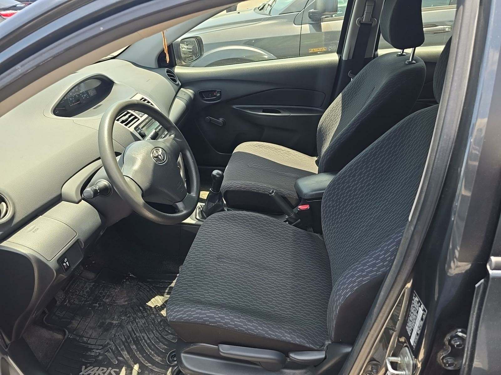 2012 Toyota Yaris Base FWD