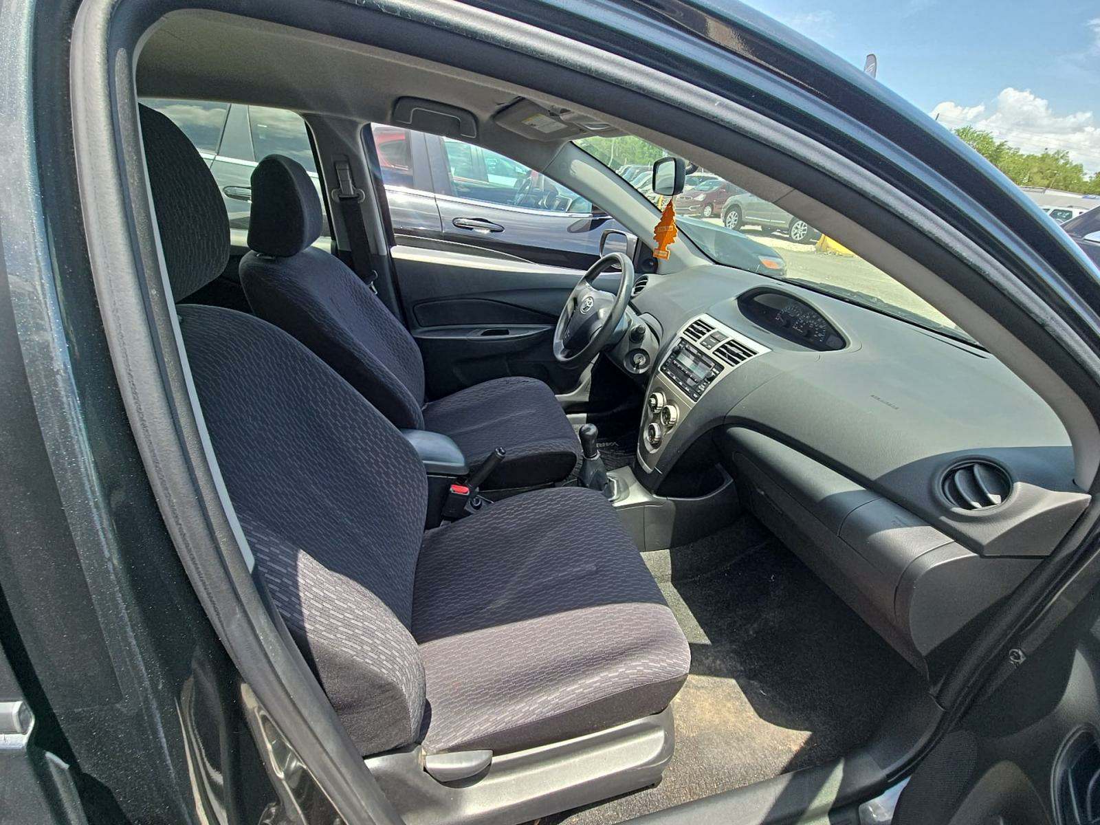 2012 Toyota Yaris Base FWD