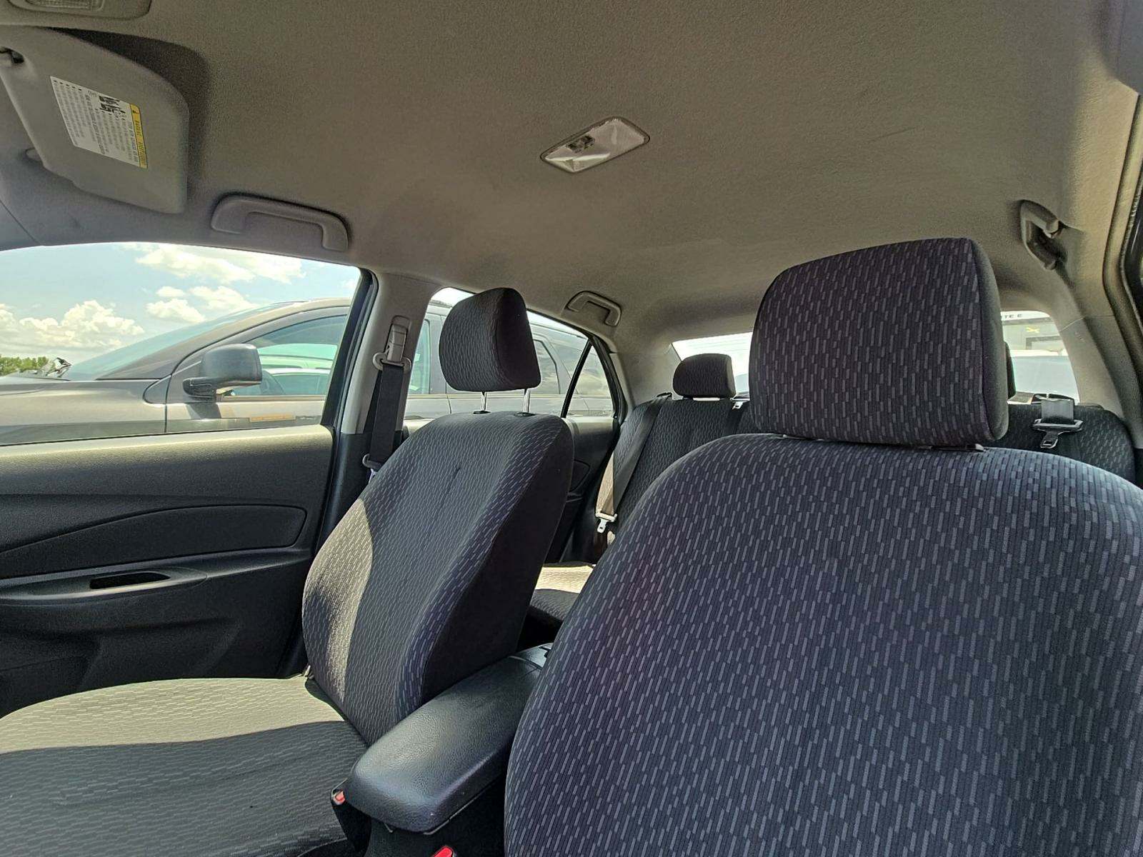 2012 Toyota Yaris Base FWD